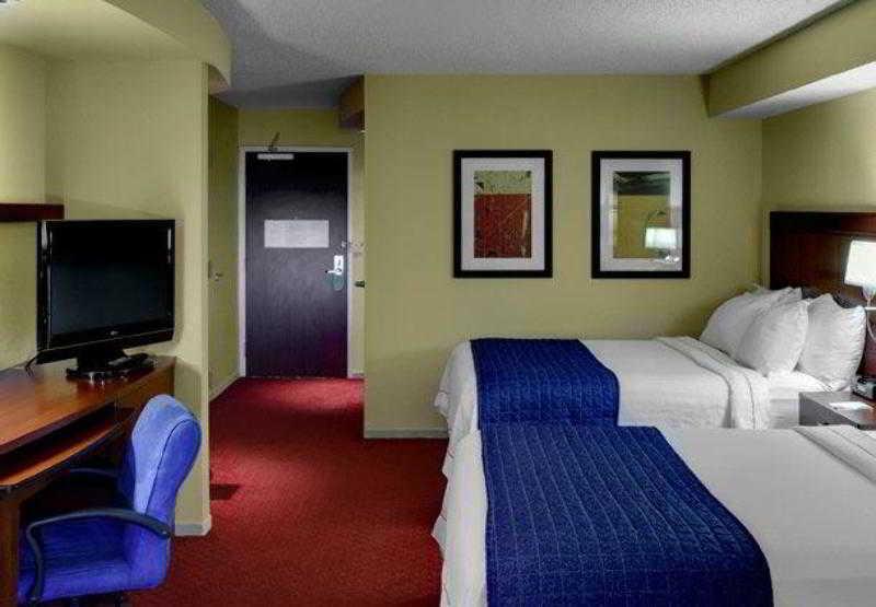 Courtyard By Marriott Fayetteville Εξωτερικό φωτογραφία