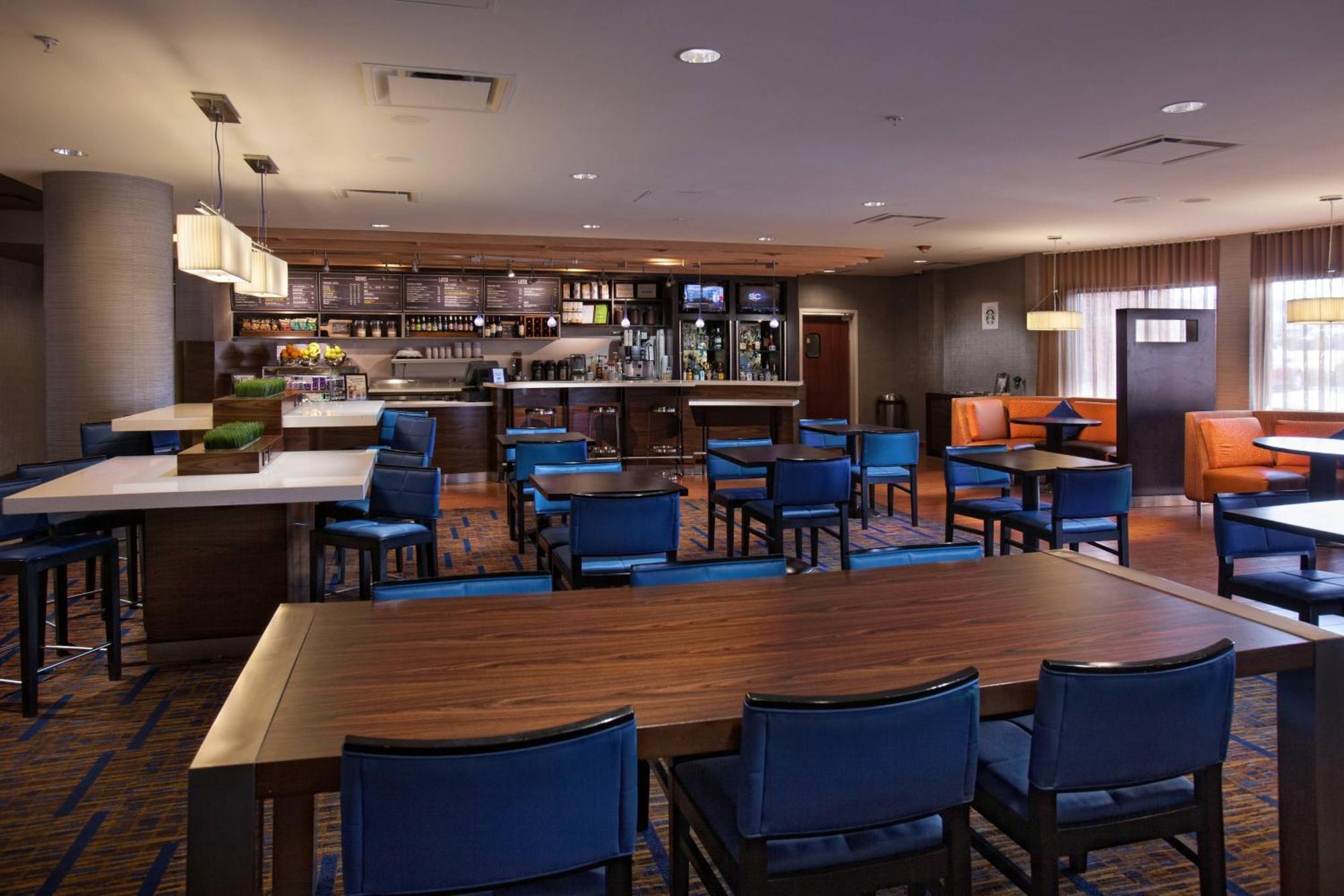 Courtyard By Marriott Fayetteville Εξωτερικό φωτογραφία