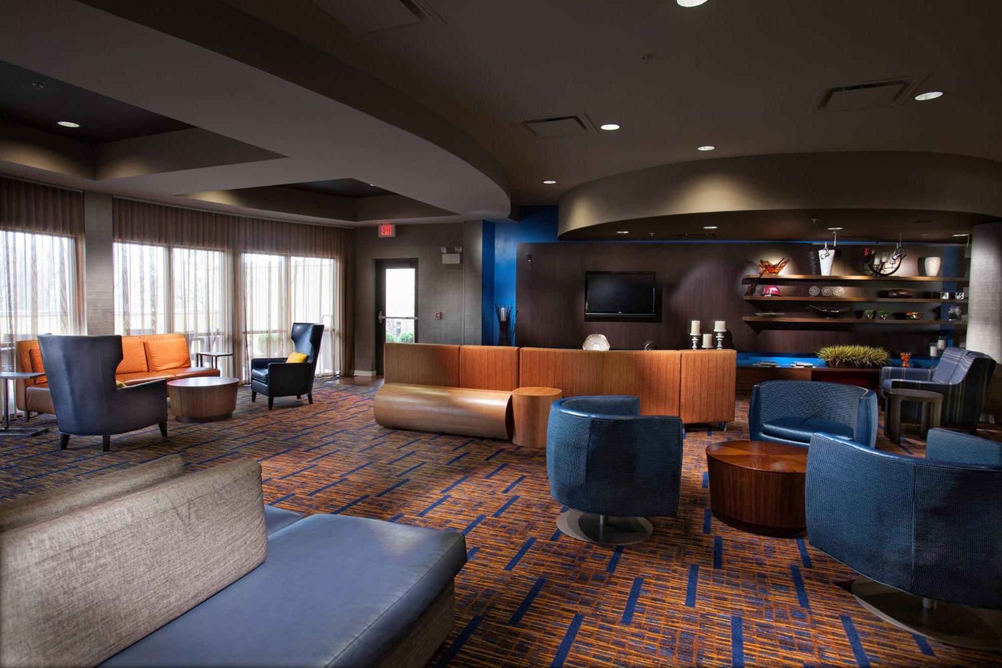 Courtyard By Marriott Fayetteville Εξωτερικό φωτογραφία