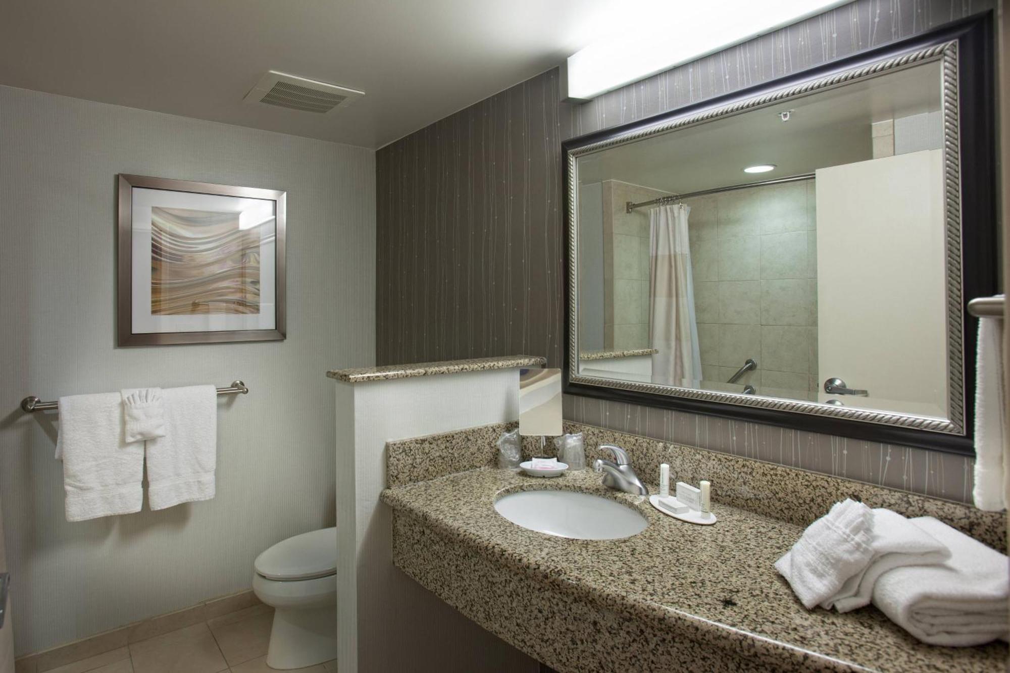 Courtyard By Marriott Fayetteville Εξωτερικό φωτογραφία