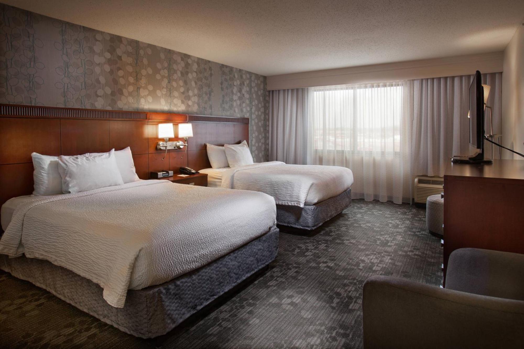 Courtyard By Marriott Fayetteville Εξωτερικό φωτογραφία